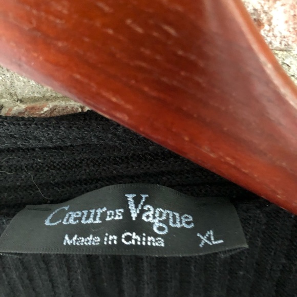 Coeor De Vague … black wraparound top - Picture 14 of 16